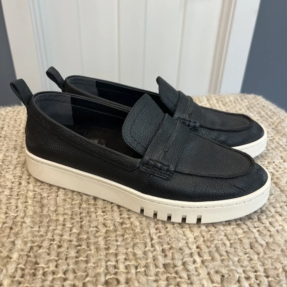 Vionic Chantel Penny Loafer Leather Slip-On Loafers Women's Size 7.5 Black White
